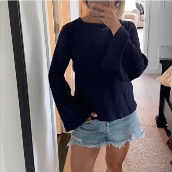 Bloomingdale’s Beltaine Bell Sleeve Brighton Sweater - Picture 2 of 6